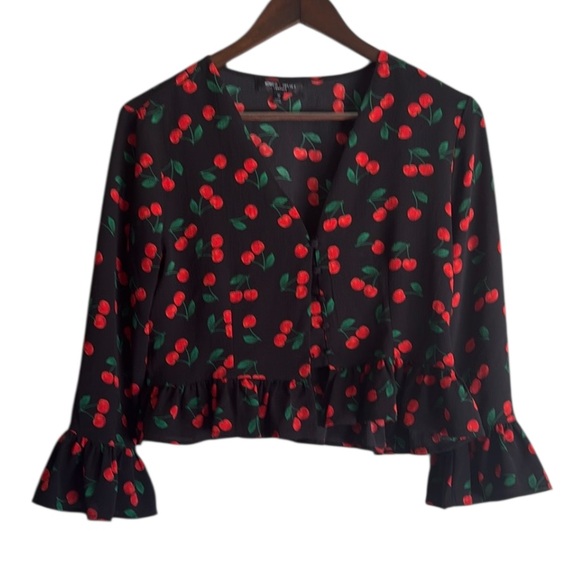 Romeo & Juliet Couture Cherry Button Down Blouse sz M - Picture 1 of 4